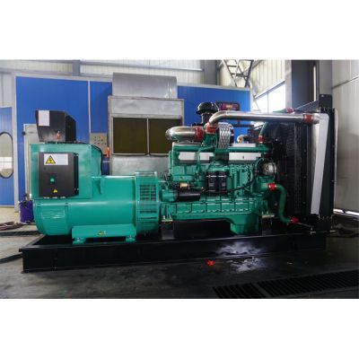 300kw乾能柴油發(fā)電機組-乾能12缸柴油機12V135AZD柴油發(fā)電機組,缸徑/行程：135/150mm,柴油發(fā)電機組水冷發(fā)動機功率330KW,柴油發(fā)電機組配套馬拉松斯坦福發(fā)電機。廠價直銷歡迎選購：13773399855。