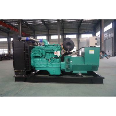 200kw東風康明斯柴油發電機組-東風康明斯6缸柴油機6LTAA8.9-G3柴油發電機組,缸徑/行程：140/152mm,柴油發電機組水冷發動機功率230KW,柴油發電機組配套馬拉松斯坦福發電機。廠價直銷歡迎選購：13773399855。
