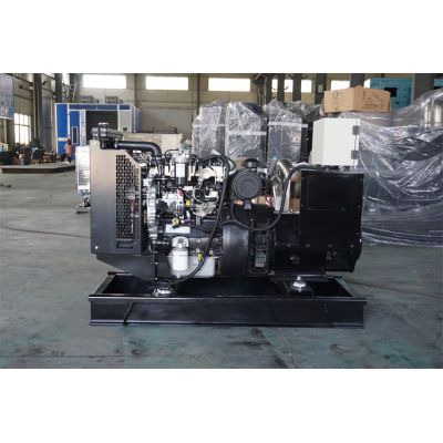 25kw珀金斯柴油發(fā)電機組-珀金斯3缸柴油機1103A-33G柴油發(fā)電機組,缸徑/行程：105/127mm,柴油發(fā)電機組水冷發(fā)動機功率30KW,柴油發(fā)電機組配套馬拉松斯坦福發(fā)電機。廠價直銷歡迎選購：13773399855。