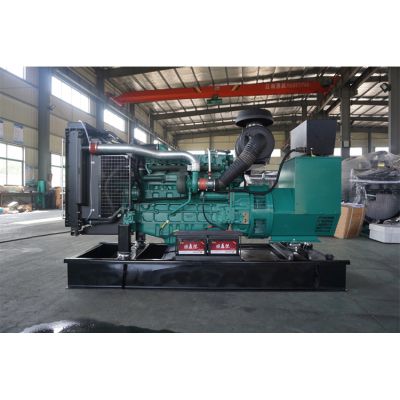 120kw沃爾沃柴油發(fā)電機組-沃爾沃6缸柴油機TAD731GE柴油發(fā)電機組,缸徑/行程：108/130mm,柴油發(fā)電機組水冷發(fā)動機功率133KW,柴油發(fā)電機組配套馬拉松斯坦福發(fā)電機。廠價直銷歡迎選購：13773399855。