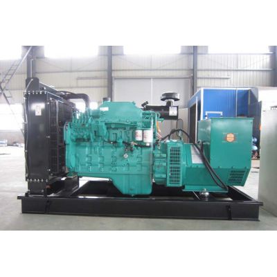 150kw東風(fēng)康明斯柴油發(fā)電機(jī)組-東風(fēng)康明斯6缸柴油機(jī)6CTA8.3-G2柴油發(fā)電機(jī)組,缸徑/行程：114/135mm,柴油發(fā)電機(jī)組水冷發(fā)動(dòng)機(jī)功率163KW,柴油發(fā)電機(jī)組配套馬拉松斯坦福發(fā)電機(jī)。廠價(jià)直銷(xiāo)歡迎選購(gòu)：13773399855。