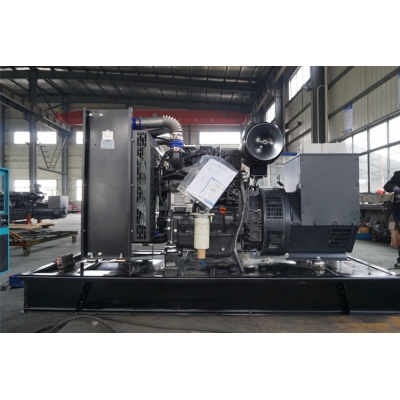 75kw上柴動力柴油發(fā)電機組-上柴動力4缸柴油機4HTAA4.3-G33柴油發(fā)電機組,缸徑/行程：105/124mm,柴油發(fā)電機組水冷發(fā)動機功率86KW,柴油發(fā)電機組配套馬拉松斯坦福發(fā)電機。廠價直銷歡迎選購：13773399855。
